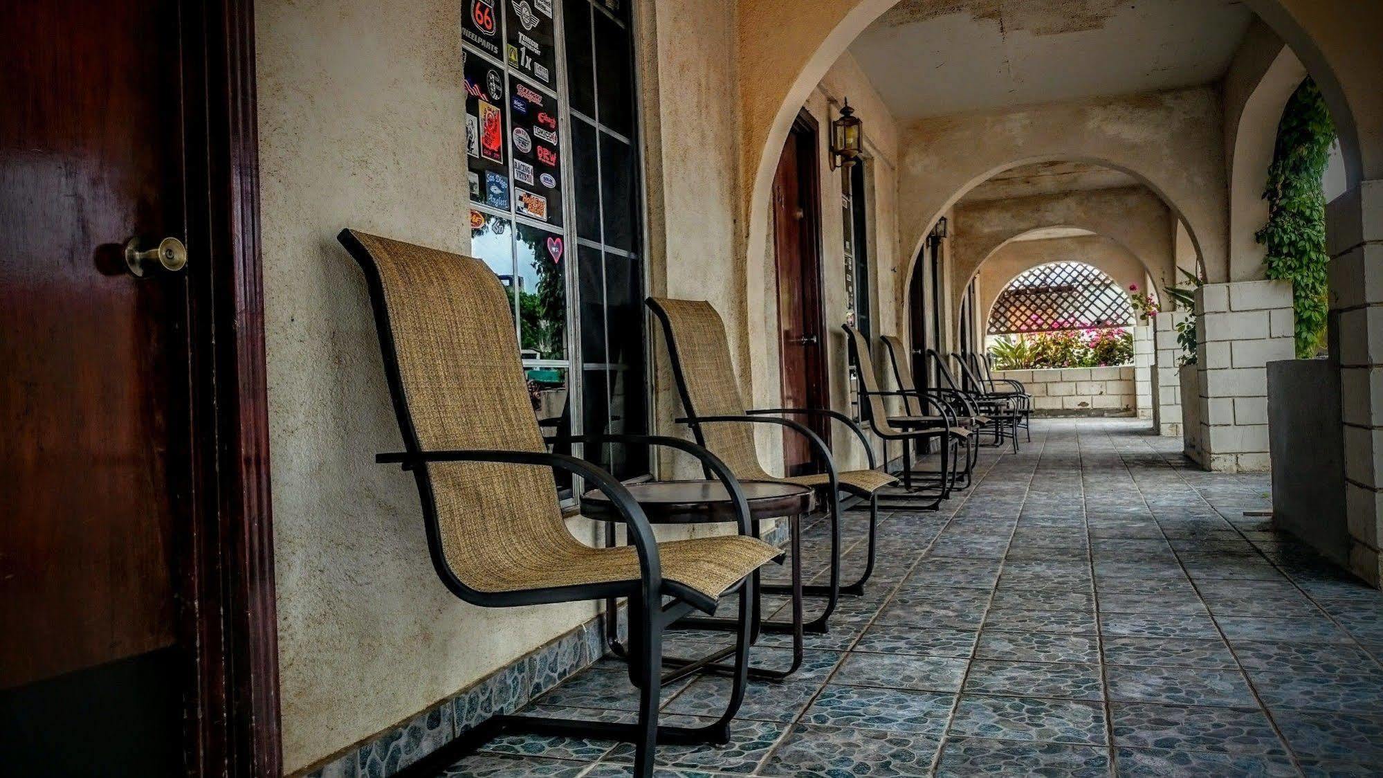 Old Mill Hotel San Quintin Exterior photo
